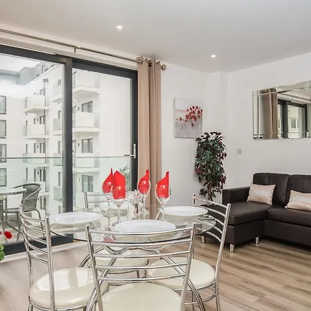 Apartment I Relocate Central Waterfront